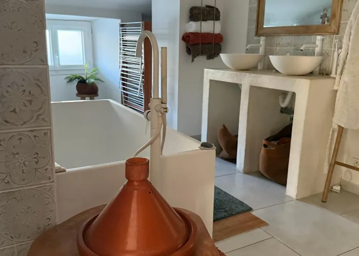 Sous Les Toits Bastia (Corsica)